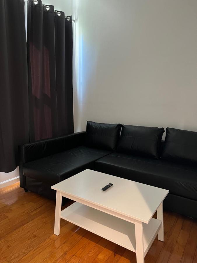 Adorable 2 Bedroom Apartment With Free Street Parking Chicago Exteriör bild