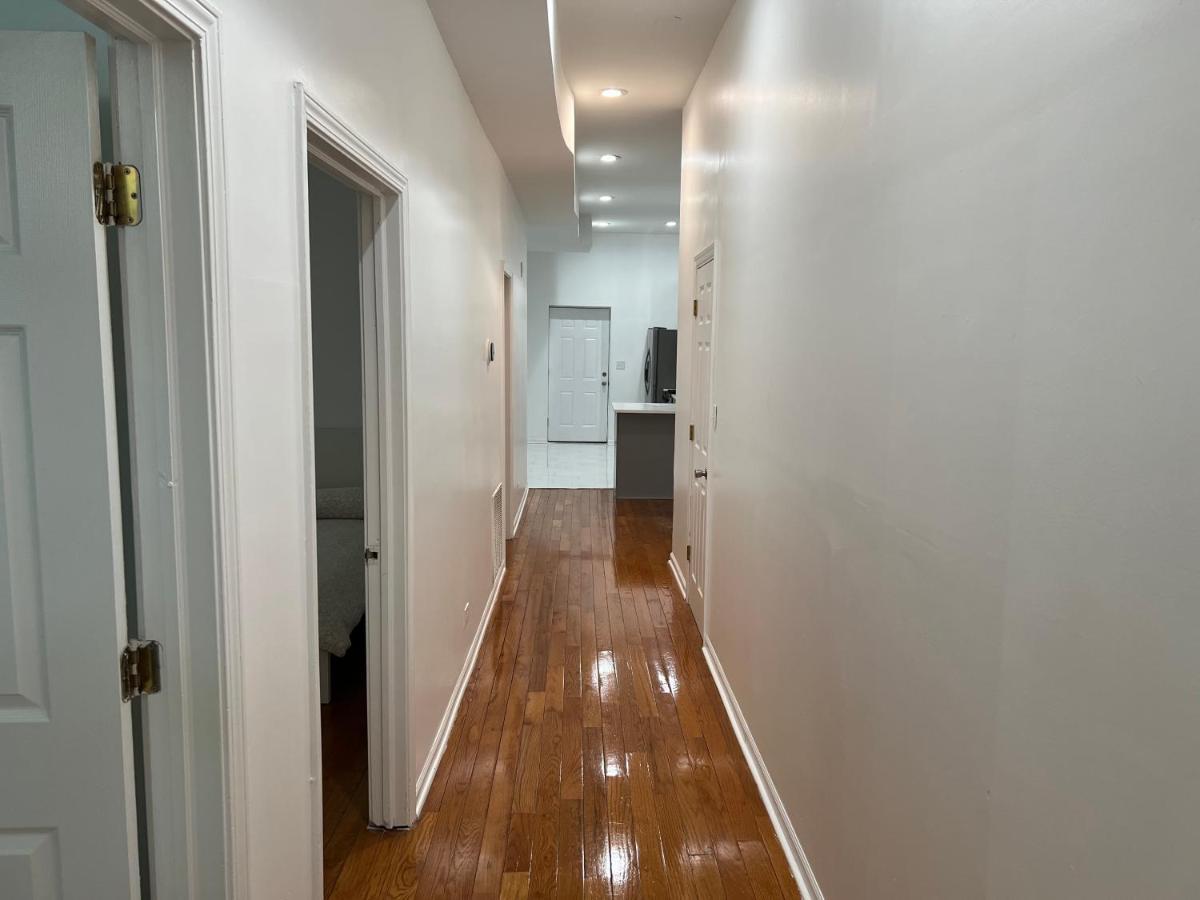 Adorable 2 Bedroom Apartment With Free Street Parking Chicago Exteriör bild