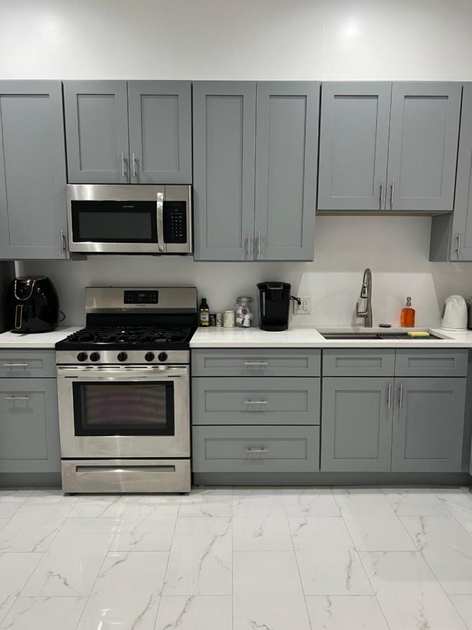 Adorable 2 Bedroom Apartment With Free Street Parking Chicago Exteriör bild